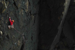 Max Bonniot a participe&#769; au "sea cliff climbing international meet 2010" en mai dernier en Angleterre. 